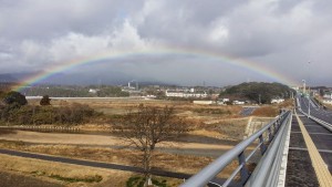 忍山橋と虹